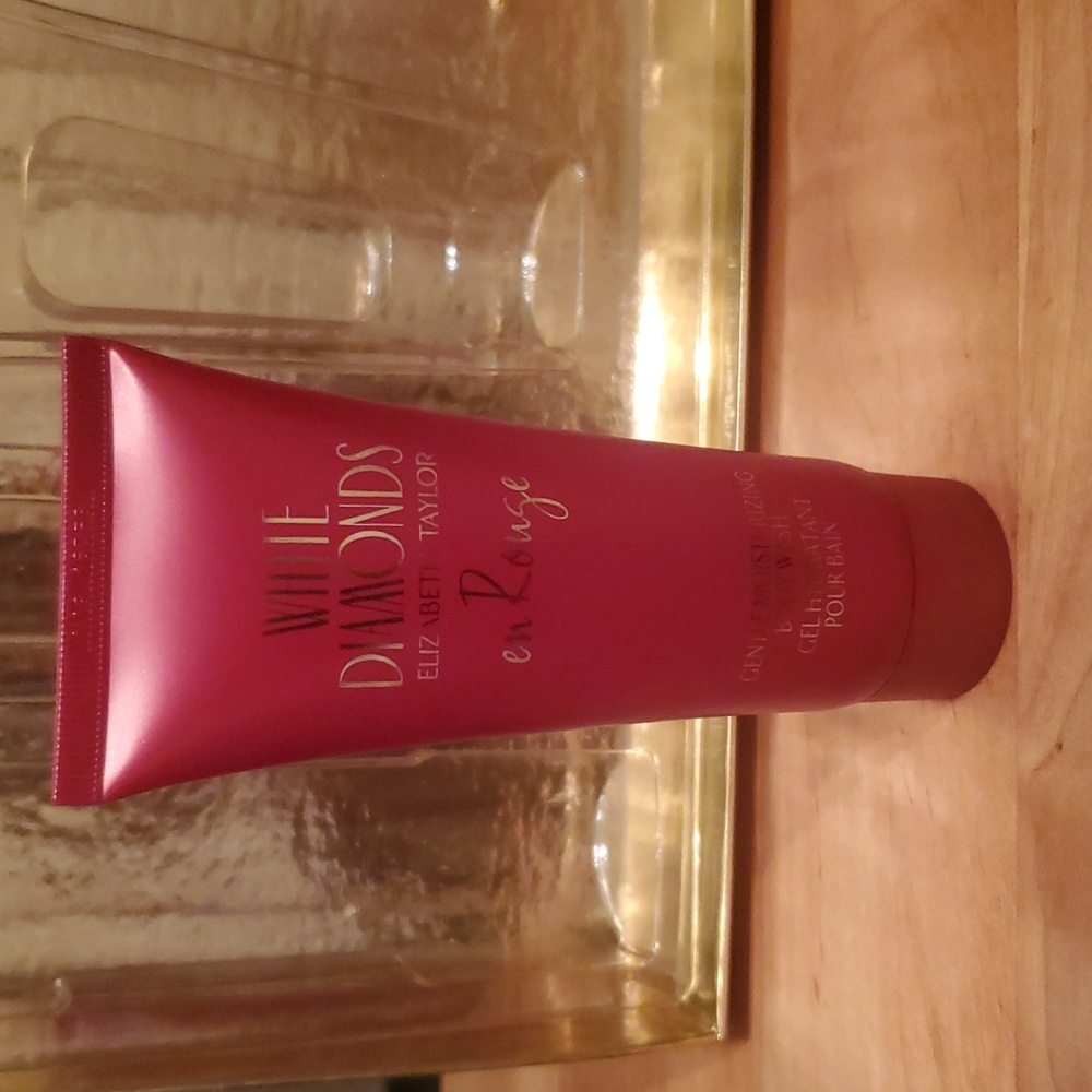 Body Wash Moisturizing Elizabeth Taylor White Diamonds En Rouge 3.3 Fl Oz